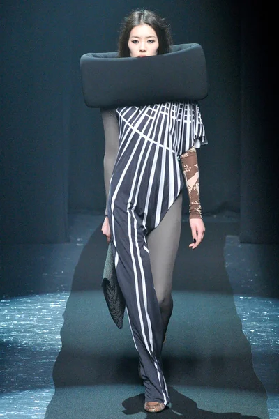Look 11